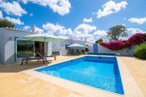 Mato Serrao Casa | Casa Ana Superbly Renovated with Heated Private