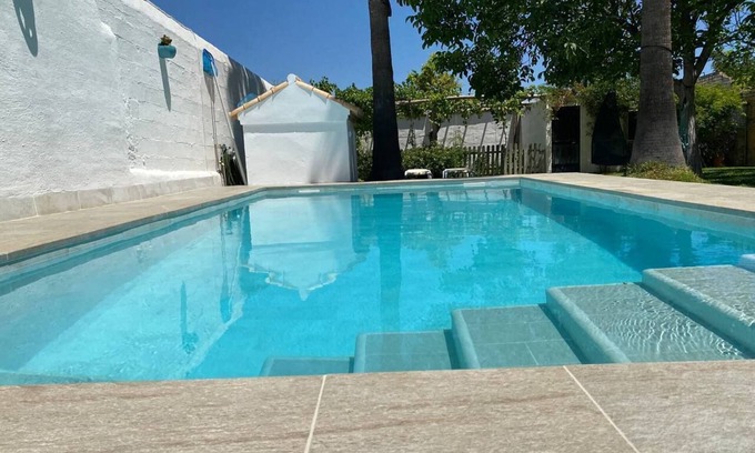 Burguillos Villa | CASA ANA: Muy tranquila, con jardín y piscina para relajarse