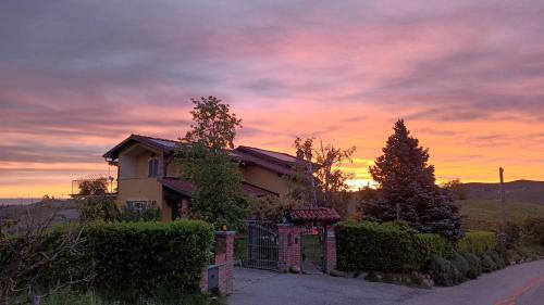Diano d'Alba Casa | Casa Arcobaleno apartments-Room holiday home