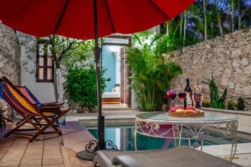 Zona Paseo Montejo Casa | Casa Armadillo, colonial house with pool