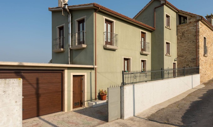 Malpica de Bergantinos Casa | Casa Avoa Dolores by Interhome