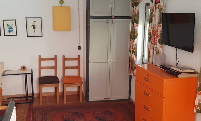 Cálig Casa | Casa Azul de Calig - Ruhiges Ferienhaus im Historischen Ortskern, Nähe Peniscola