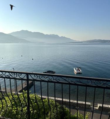 Bijela Casa | Casa Azzurra Bijela Montenegro
