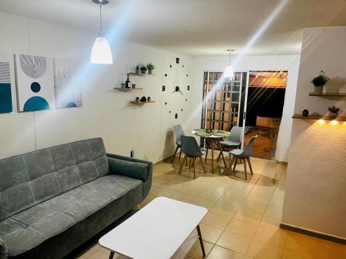 León Casa | Casa B Héroes León