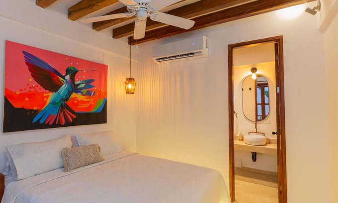 Pie del Cerro Casa | Casa Bali Castillo View Private Pool & R