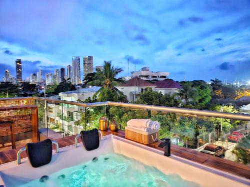 Manga Casa | Casa Bambu 4Floors Jacusi & View - nearby Old City