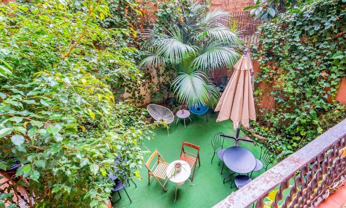 L'Antiga Esquerra de l'Eixample Hostal | Casa Barcelo Hostel Barcelona