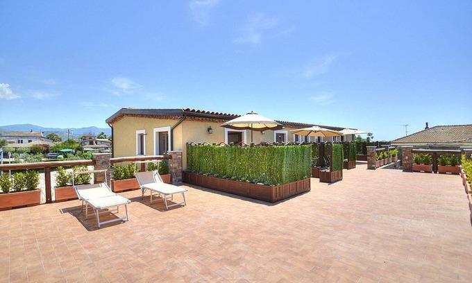 Marina di Casal Velino Casa | Casa Biancolilla A: A welcoming apartment situated at a short distance from the beach, with Free WI-FI.
