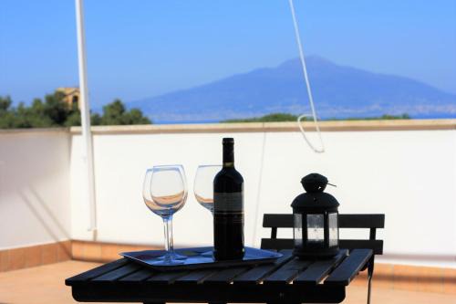 Sorrento Historic Centre Apartamento | Casa Bice Amazing view of Vesuvius with Pool