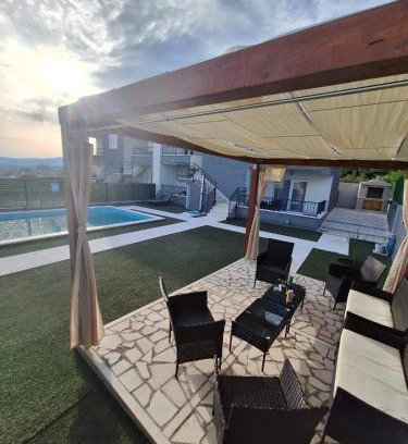 Kastel Sucurac Villa | Casa Blanca