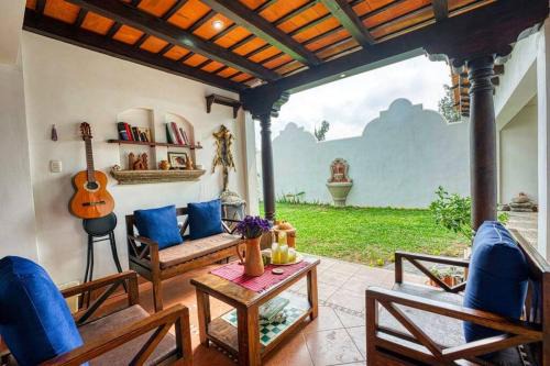 Santa Catarina Barahona Casa | Casa Blanca: Open & Airy for Families in Gated Community