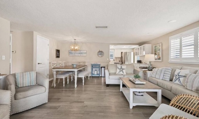 Siesta Key Villa | Casa Blanca - VA15 - Wake Up in Paradise