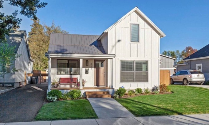 Garden District Casa | Casa Blanca - walking distance to Midtown!