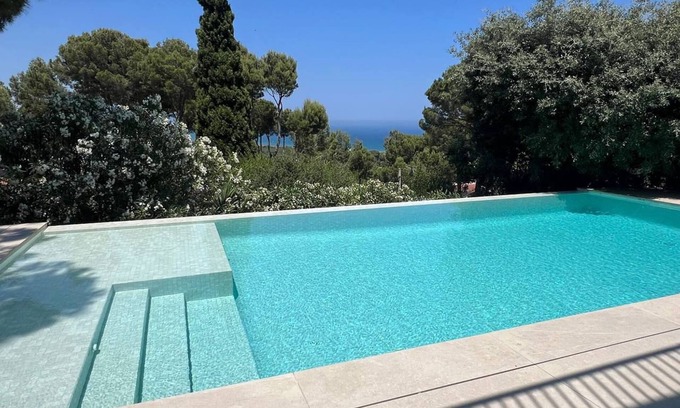 Pals Casa | Casa Blue Art by Interhome
