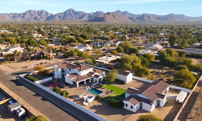Casa Rica Casa | Casa Bonita Compound – Scottsdale Luxury Retreat