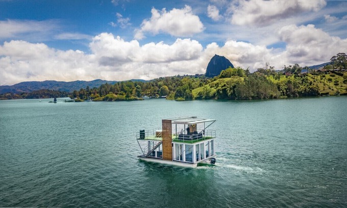 El Penol Alquiler De Eote | Casa Bote Guatapé · Amazing Houseboat in Guatapé-Private Jacuzzi & BBQ