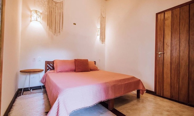 Saco da Capela Casa | Casa em Ilhabela, Ótima Localização, Integrada à Natureza