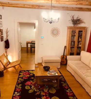 Ucea de Jos Casa | Casa bunicilor