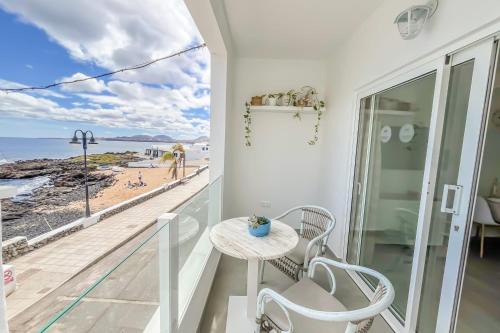 Punta Mujeres Apartamento | Casa Burgao 2 on the front line with seaview terrace