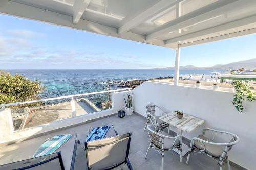 Punta Mujeres Apartamento | Casa Burgao Studio with large seaview terrace