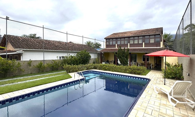 Jardim Capricornio Chalet De Esquí | Casa c piscina a 700m da Praia de Caraguatatuba/SP