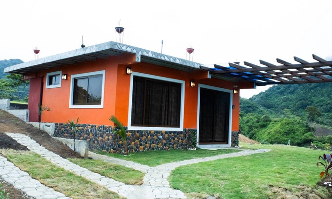 La Laguna Cabina | Casa Cabaña En La Laguna De San Carlos Panamá, Conéctate con la naturaleza.