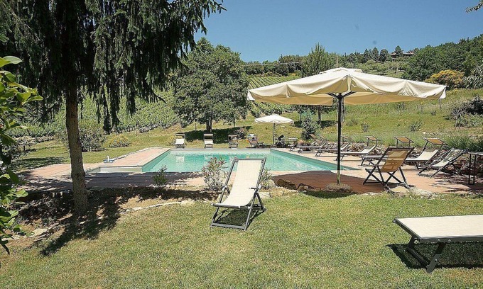 Pontassieve Casa | Casa Camomilla C: una característica y acogedora casa independiente de dos pisos rodeada de prados y verdes colinas.