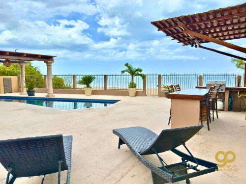 El Centenario Casa | Casa Caracol Beachfront and Private Pool Villa