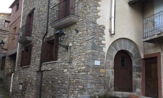 Lascuarre Casa | Casa Carbonero es una casa rural situada en Lascuarre, un pueblo medieval