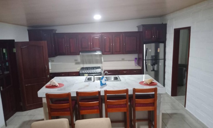 Tela Casa | Casa Cardona , A charming 2bedroom and 2 bathroom house in TELA!