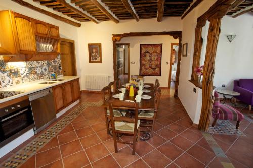 Bubion Apartamento | Casa Carole - 3 Bedroom Luxury Apartment