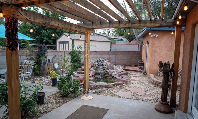 Northeast Heights Casa | Casa Cascada: Cozy ABQ Retreat