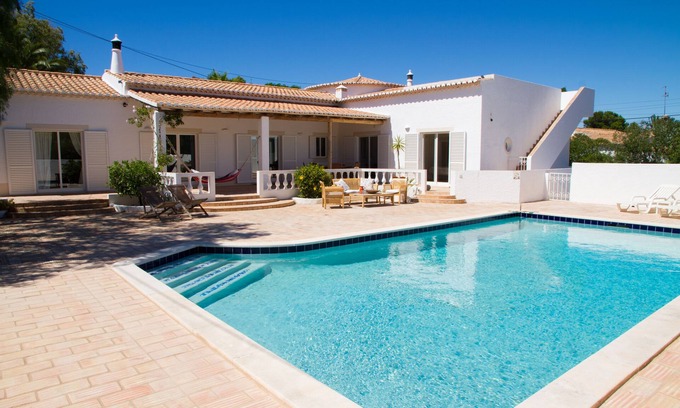 Praia da Luz Villa | Casa Casuarina - Central private 3 bedroom villa