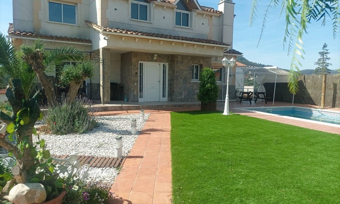 La Palma de Cervelló Casa | Casa Chalet Villa a solo 30 minutos playa y barcelona