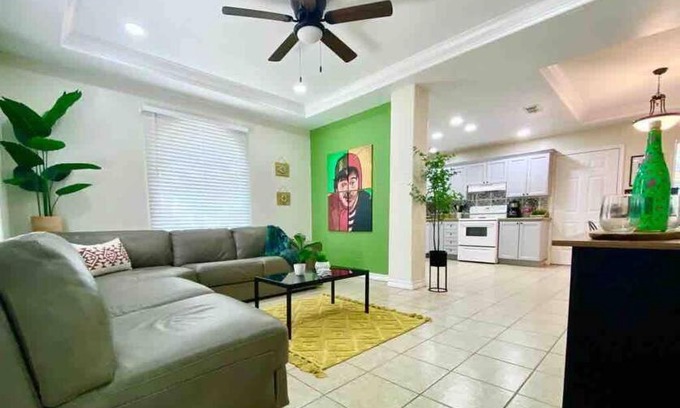 Pharr Apartamento | Casa Chespirito w/ King-size Bed