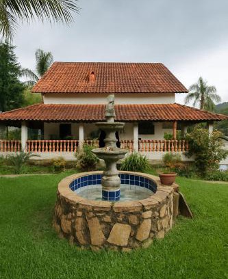 Mucunge da Grama Casa | Casa Cinematográfica com Piscina Area Gourmet Sauna Lago Espaço de Festa