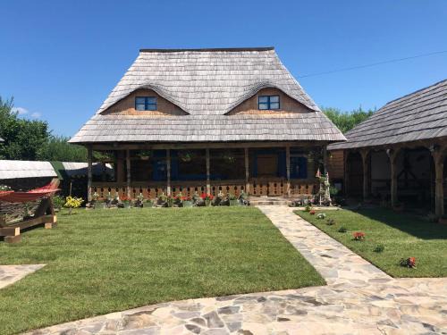 Ocna Sugatag Casa | Casa Colț din Maramureș - Old Traditional House