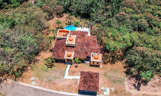 Esterillos Oeste Casa | Casa Colibri - Hidden Gem with spacious rooms