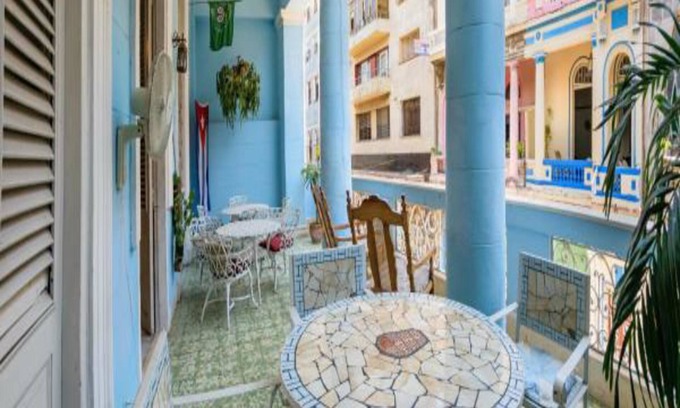Centro Havana Casa | Casa Colonial Abogados Leonardo y Angela