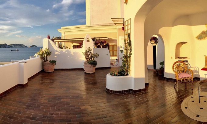 Ponza Villa | Casa Colonna, villa with stunning views of the harbour