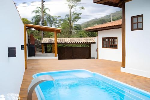 Portinho Casa | Casa com área externa e piscina na Feiticeira