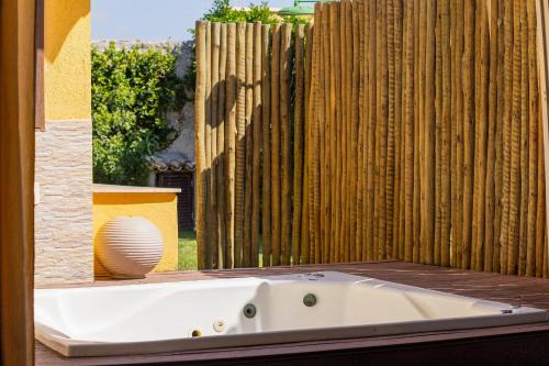 Praia Rasa Casa | Casa com 4 Quartos & Jacuzzi em Búzios | CBC 16