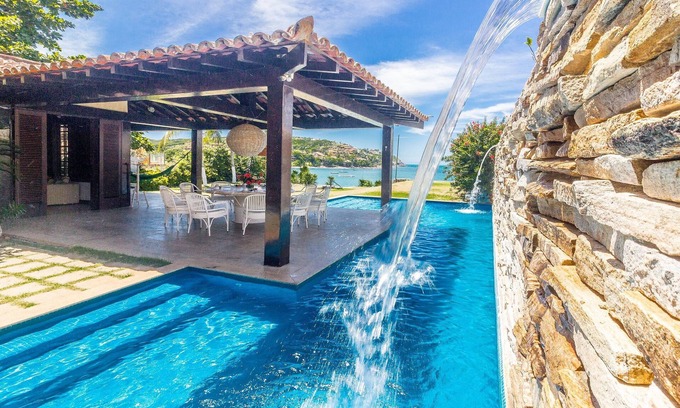 Village da Ferradura Villa | Casa com Cinco Quartos Pé na Areia