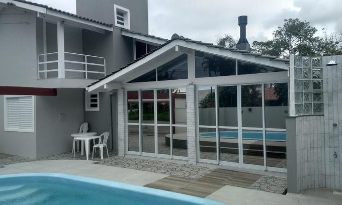Daniela Casa | Casa com piscina