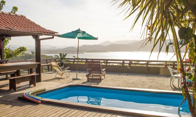 Garopaba Casa | Casa com piscina e incrível vista para lagoa