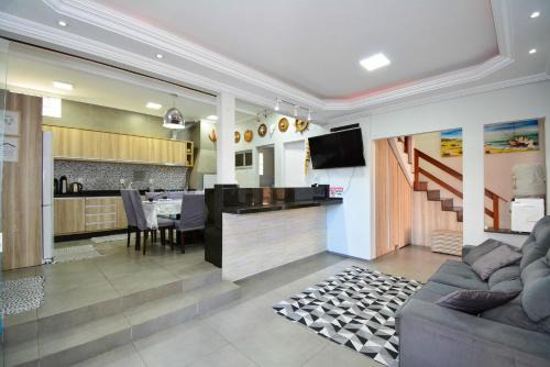 Alto Ribeirao Leste Casa | Casa com Piscina no Ribeirão da Ilha - SDI013