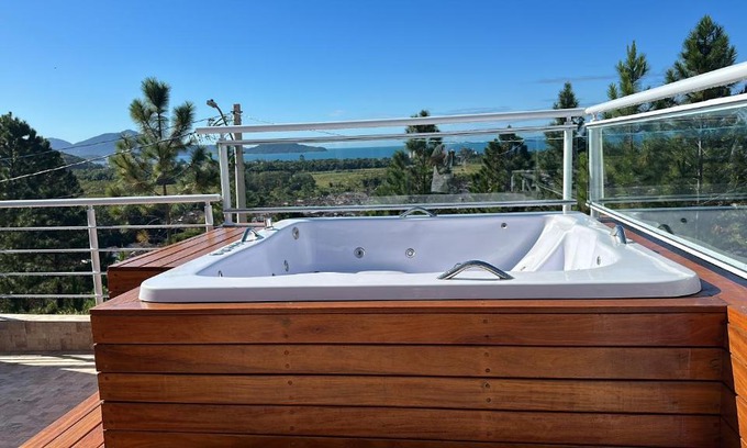 Jardim Capricornio Casa | Casa com spa em Caraguatatuba