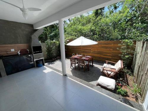 Praia do Pauba Casa | Casa completa cond. fechado em Paúba, S. Sebastião