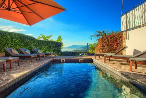 Bordighera Casa | Casa con 2 camere da letto,piscina jacuzzi AC wifi e bici elettriche