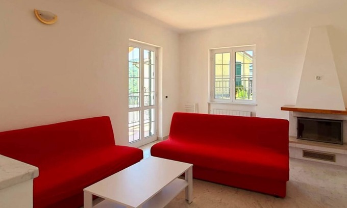 Rostio Apartamento | Casa con Ampio Giardino ed Area Bbq, con Vista Mare e Posto Auto